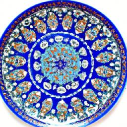 This Samarkand ware plate features beautifully carved floral motifs, adding a touch of elegance and sophistication to its decoration.
