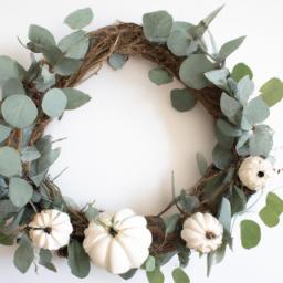 Create a chic and modern fall look with this minimalist wire pumpkin wreath form.